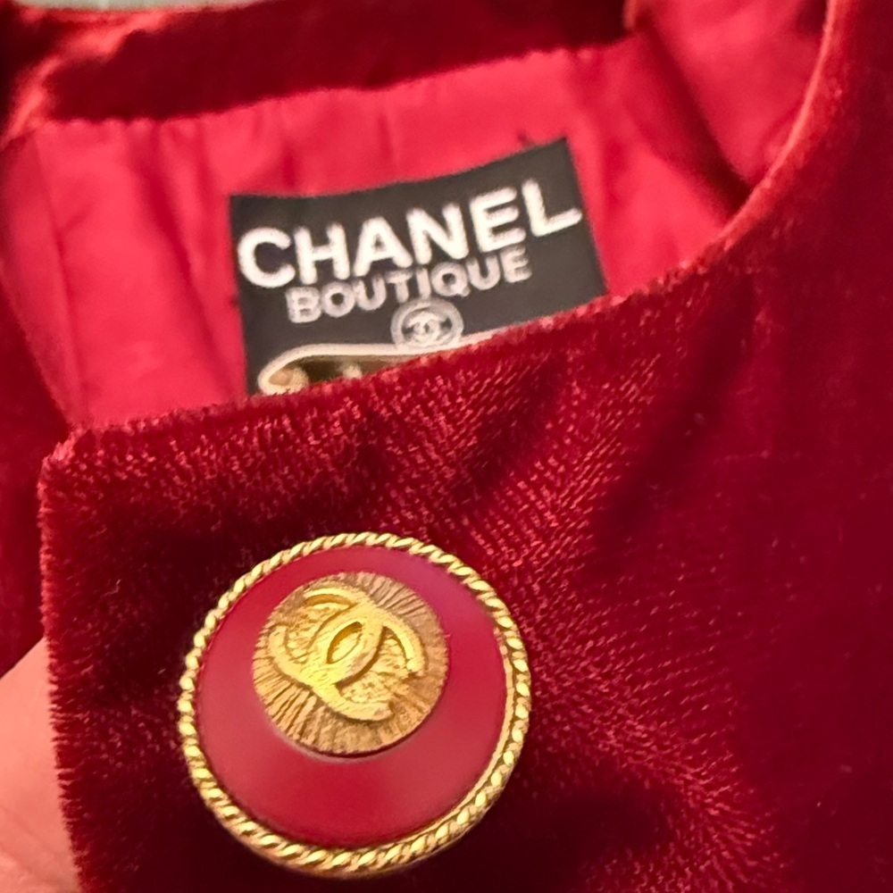 Chanel Vintage Runaway 1993 CC Buttons Single Breasted Coat Burgundy Velvet - Picture 8 of 17